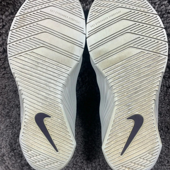 Nike Womens Metcon 5 AO2982-303 Gray Running Shoes Sneakers Size 9.5 - Picture 9 of 10